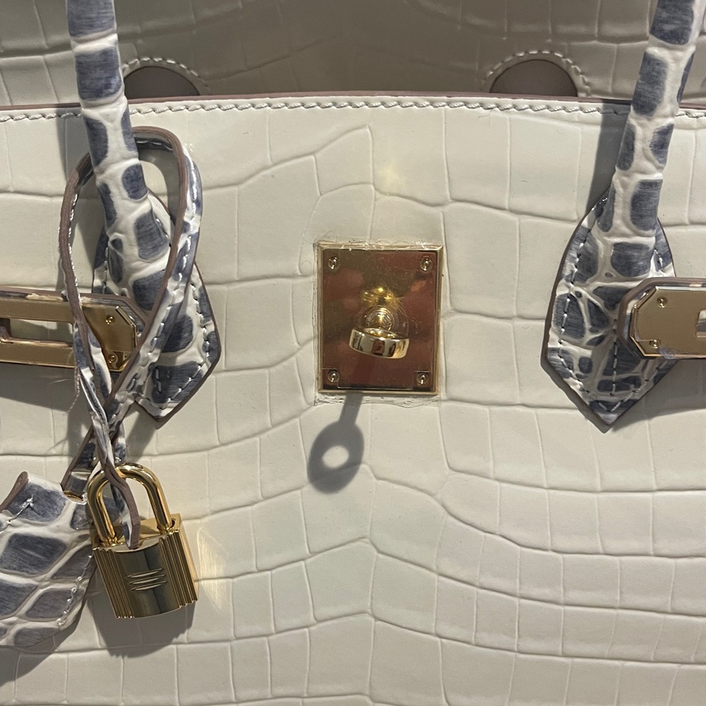 Elegant Gray Crocodile-Embossed Women's Bag